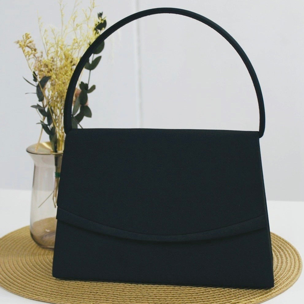 ブラックフォーマル用の鞄